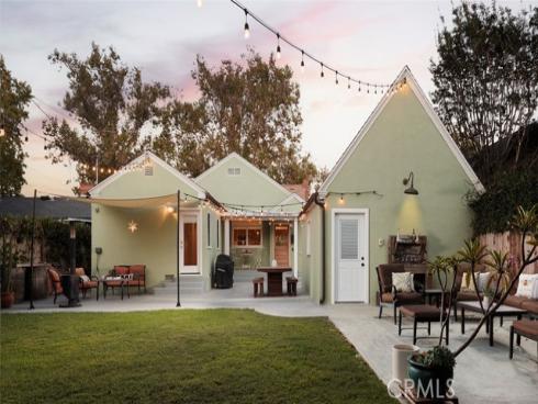 2556 N Valencia Street, Santa Ana, CA