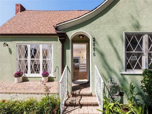 2556 N Valencia Street, Santa Ana, CA