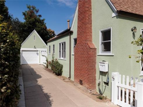 2556 N Valencia Street, Santa Ana, CA