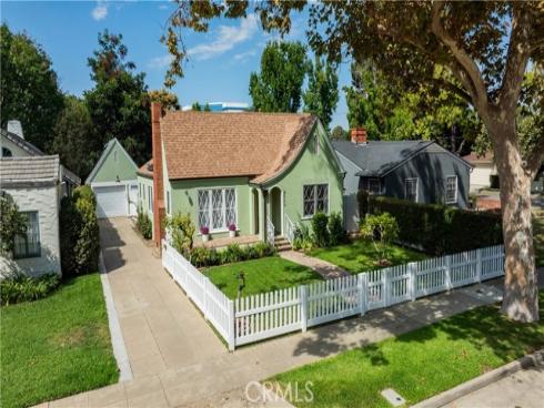 2556 N Valencia Street, Santa Ana, CA