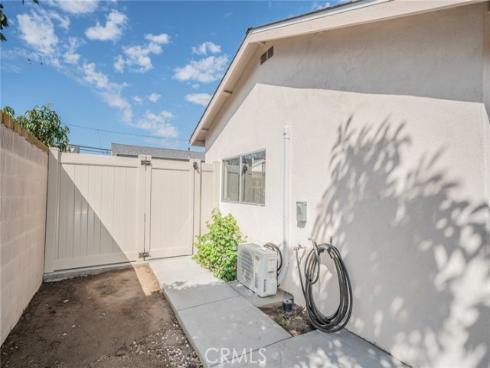 825 N Raitt   Street, Santa Ana, CA