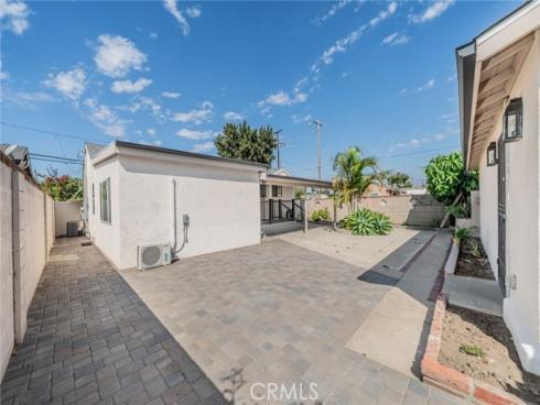 825 N Raitt   Street, Santa Ana, CA