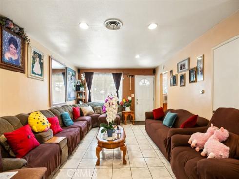 3413 W James   Avenue, Santa Ana, CA