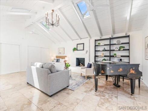 2602 N Louise  , Santa Ana, CA