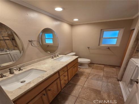 2123 Barclay , Santa Ana, CA