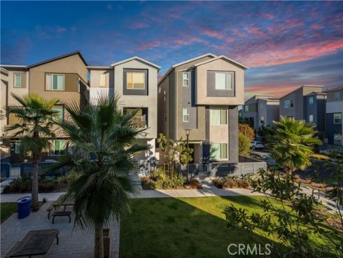 921 E 3rd Street, Santa Ana, CA