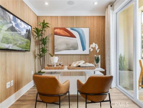 595 S Lyon Street, Santa Ana, CA