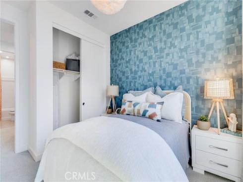 595 S Lyon Street, Santa Ana, CA