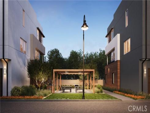 595 S Lyon Street, Santa Ana, CA