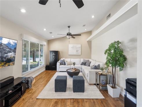 1701 E 6th  , Santa Ana, CA