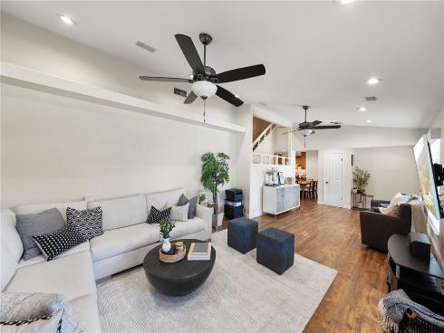 1701 E 6th  , Santa Ana, CA