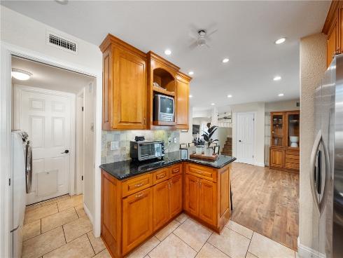 1701 E 6th  , Santa Ana, CA