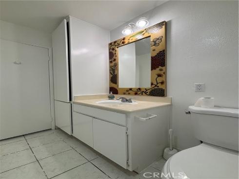 700 W 3rd  C206 , Santa Ana, CA