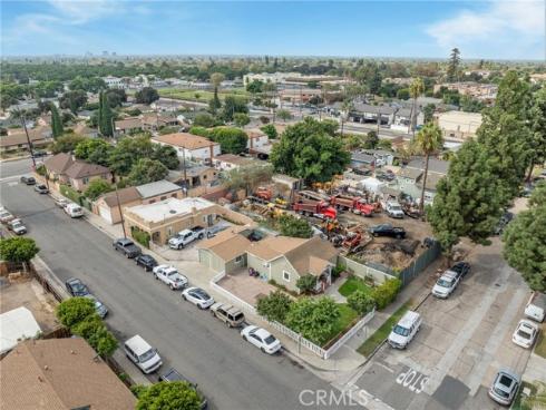 926 E Pine  , Santa Ana, CA