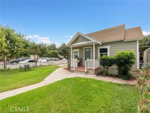 926 E Pine  , Santa Ana, CA