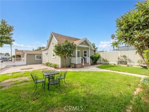 926 E Pine  , Santa Ana, CA