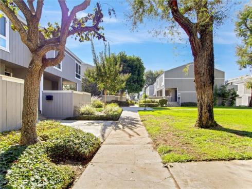 2710 W Segerstrom D Avenue, Santa Ana, CA