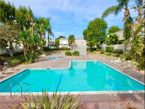 2710 W Segerstrom D Avenue, Santa Ana, CA