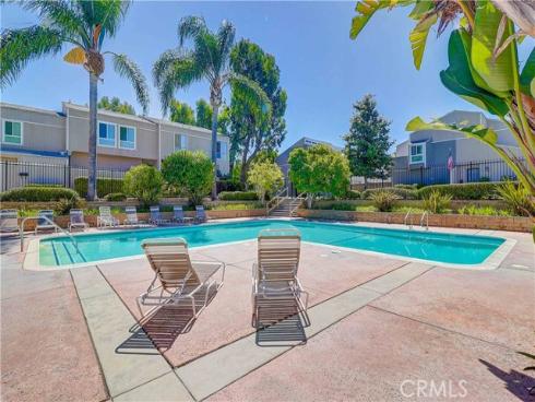 2710 W Segerstrom D Avenue, Santa Ana, CA