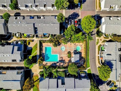 2710 W Segerstrom  D  Avenue, Santa Ana, CA