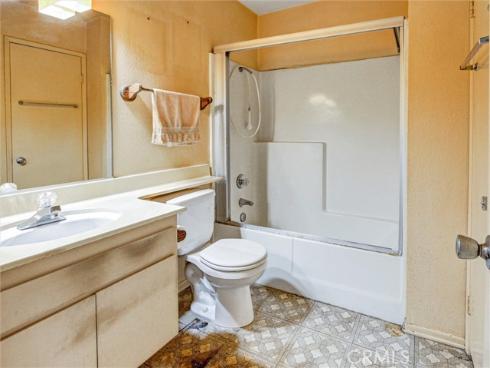 2710 W Segerstrom D Avenue, Santa Ana, CA