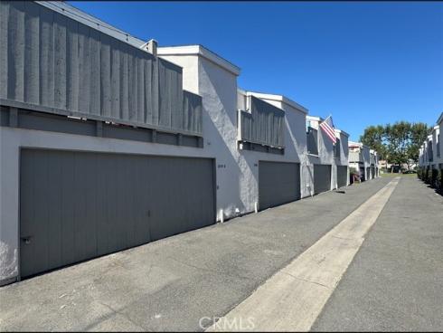 2710 W Segerstrom D Avenue, Santa Ana, CA