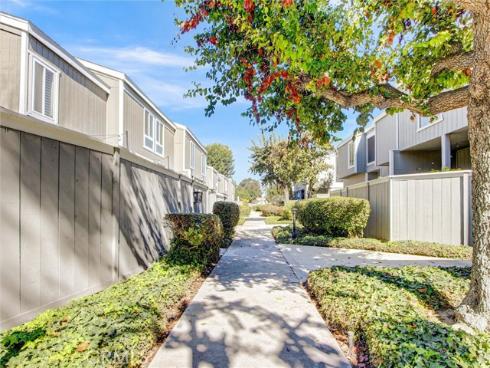 2710 W Segerstrom D Avenue, Santa Ana, CA