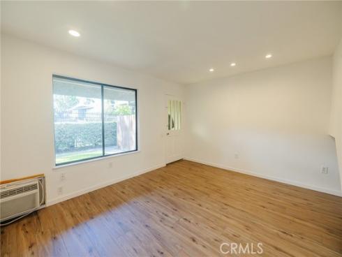 2411  Deodar  , Santa Ana, CA