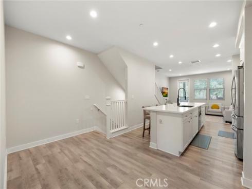 1080 S Harbor 2 Boulevard, Santa Ana, CA