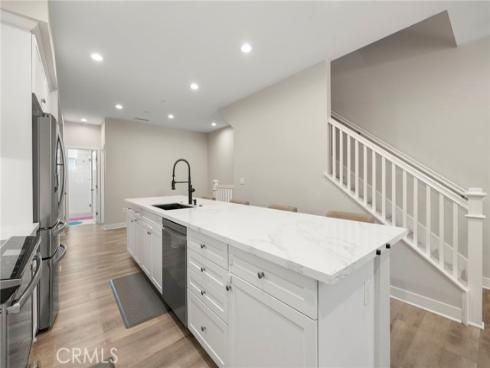 1080 S Harbor 2 Boulevard, Santa Ana, CA