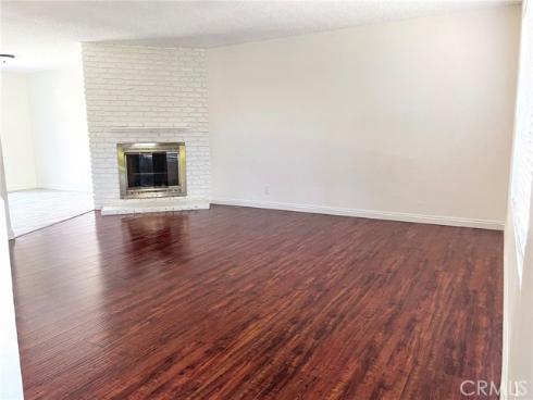 1107 W Memory  15B  Lane, Santa Ana, CA