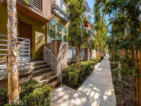 320 E Jeanette Lane  , Santa Ana, CA