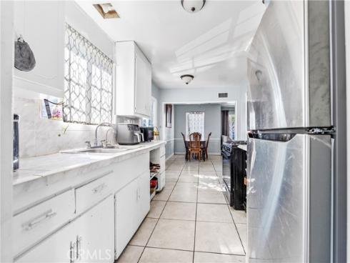 2137  Tamy   Lane, Santa Ana, CA