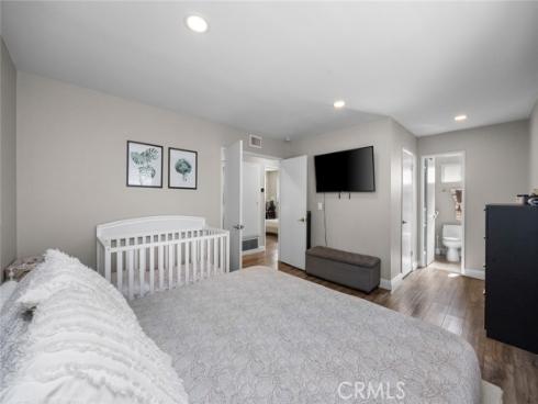 1518  Cedar  , Santa Ana, CA