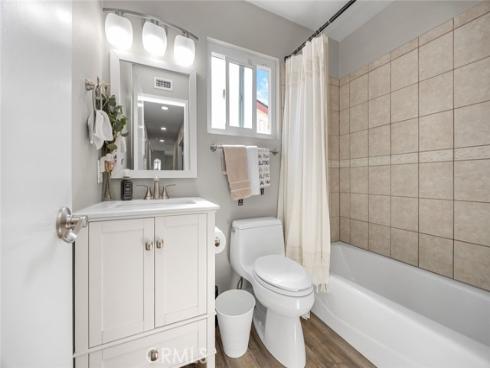 1518  Cedar  , Santa Ana, CA