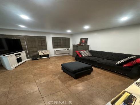 635 N Bristol  , Santa Ana, CA