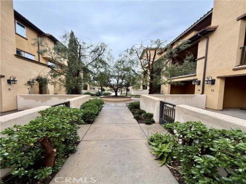 1570 W 1st Street  13 , Santa Ana, CA