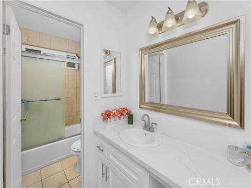 1000 W Macarthur  58 , Santa Ana, CA