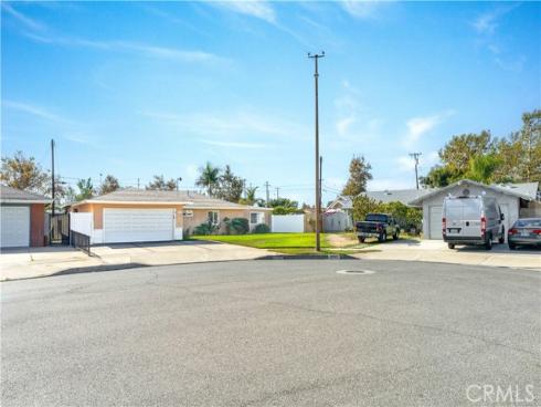 3318 W Borchard  , Santa Ana, CA