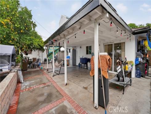 2926 W La Verne  , Santa Ana, CA