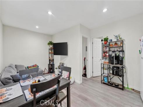 2926 W La Verne  , Santa Ana, CA