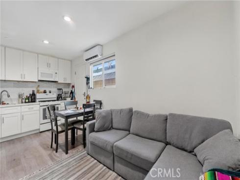 2926 W La Verne  , Santa Ana, CA