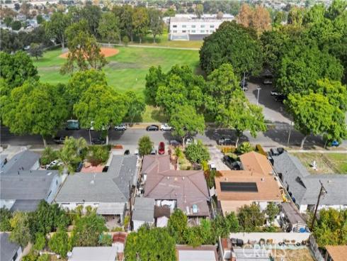 2926 W La Verne  , Santa Ana, CA