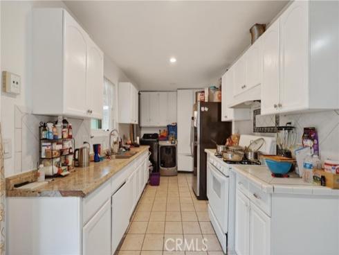 2926 W La Verne  , Santa Ana, CA