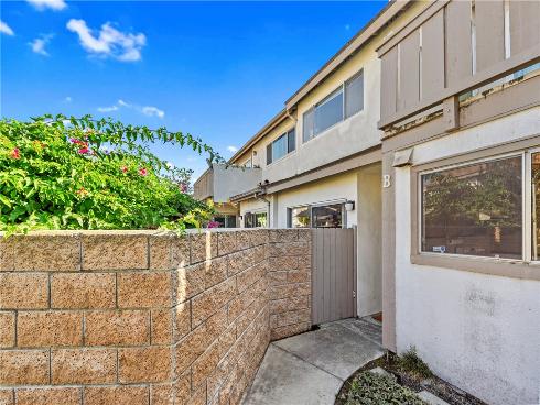 5132 W 1st  B  Street, Santa Ana, CA