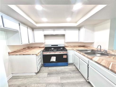 600 W 3rd , Santa Ana, CA