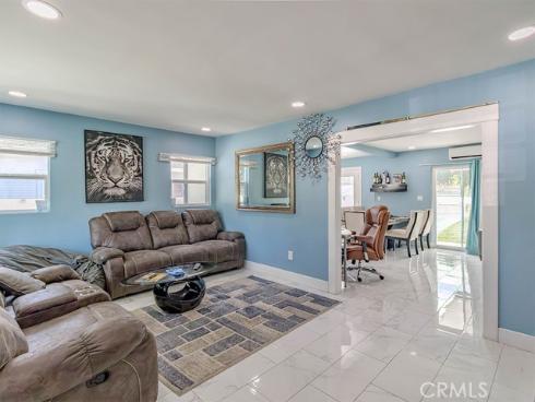 1130 W Chestnut  , Santa Ana, CA