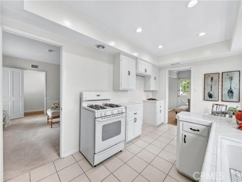 1005 W 20th  , Santa Ana, CA