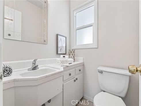 1005 W 20th  , Santa Ana, CA