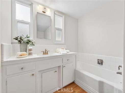 1005 W 20th  , Santa Ana, CA